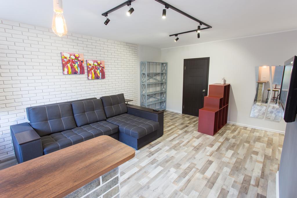 Loft Apartment Near Botanical Garden Kharkiv Exterior photo